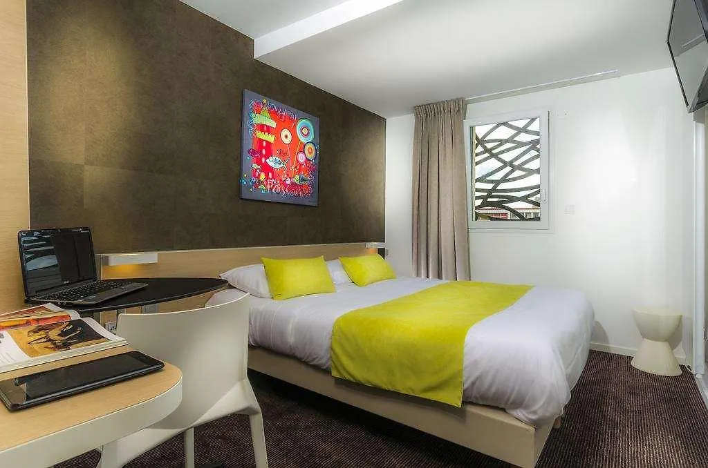 Brit Hotel Quimper Nord Ergue-Gaberic 3*,