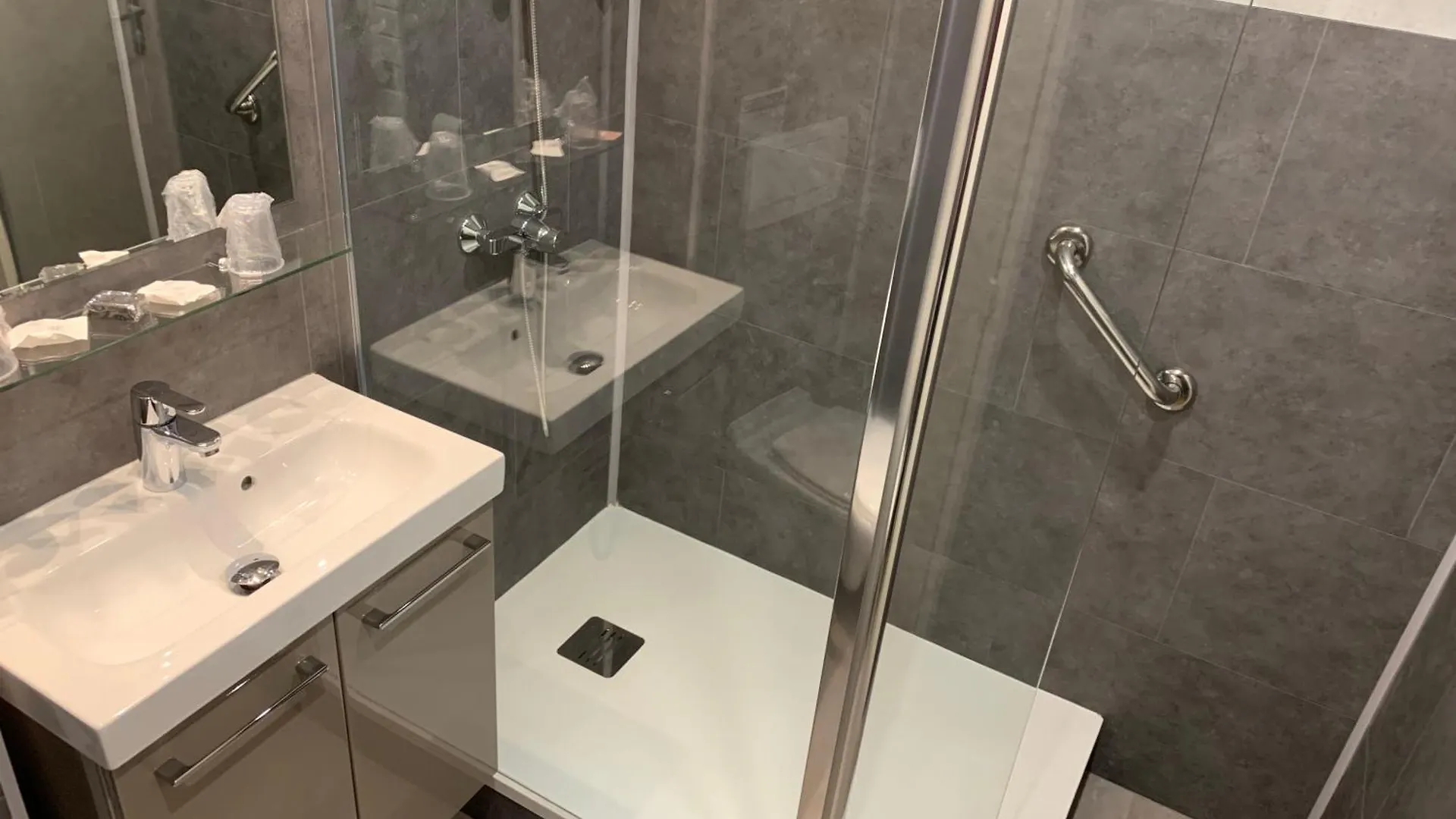 ***  Brit Hotel Quimper Nord Ergue-Gaberic France